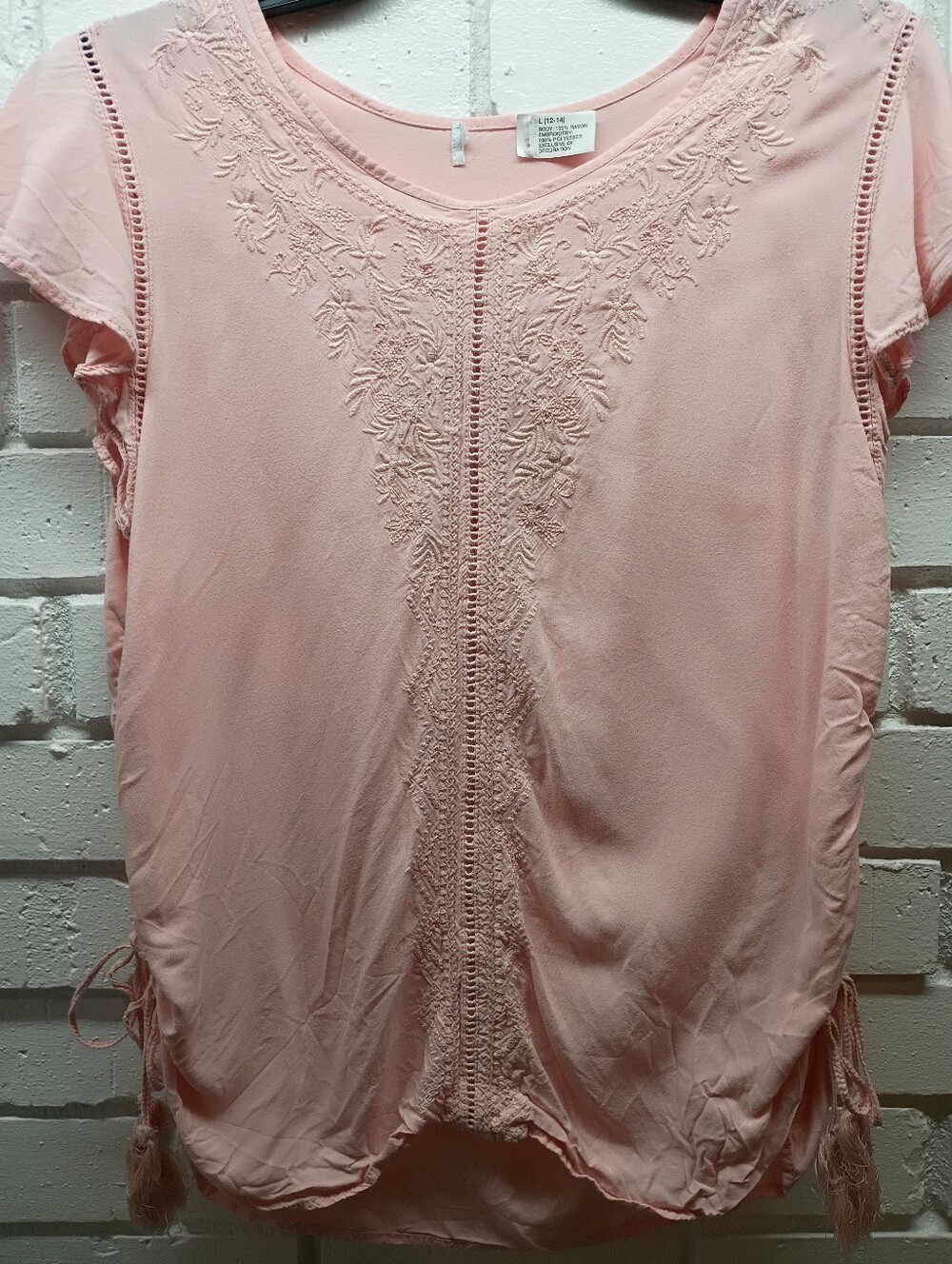 Time & Tru Light Pink Short Sleeve Rayon Blouse w/Embroidery Adjustable Side